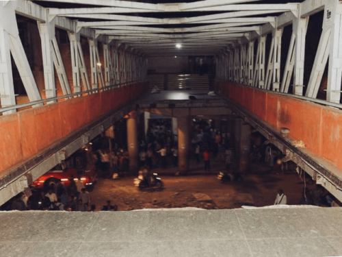 After a portion of the CST footbridge collapsed and killed four people, all eyes are on Mumbai's poor infrastructure. Credit: Dhruv Rathee/Twitter